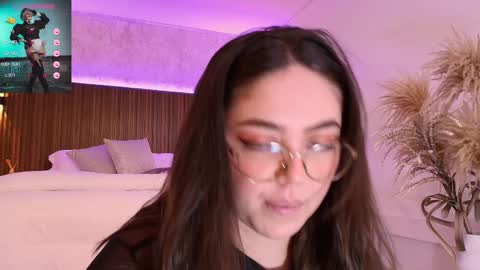 Snapshot of emmy_walker1 chatting on March 2025 05:18:02 PM Emmy Walker online show from March 2025 05:18:02 PM