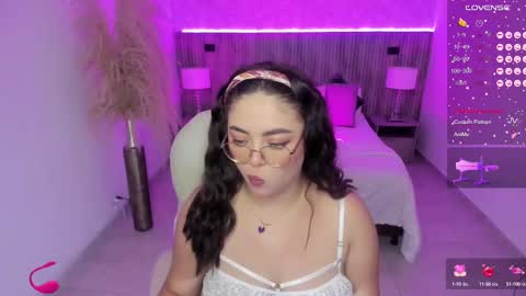 Snapshot of emmy_walker1 chatting on September 2025 10:48:02 AM Emmy Walker online show from September 2025 10:48:02 AM