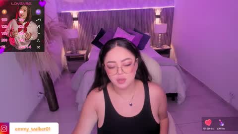 Snapshot of emmy_walker1 chatting on November 2025 11:10:01 AM Emmy Walker online show from November 2025 11:10:01 AM