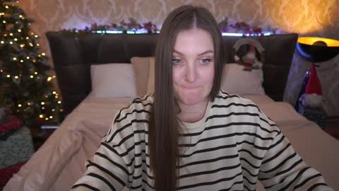 Snapshot of emmycharm chatting on December 2024 12:52:02 PM E M M Y online show from December 2024 12:52:02 PM