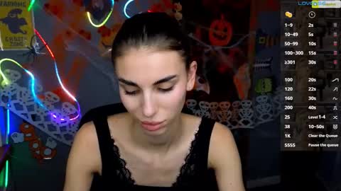 Snapshot of emmygreans chatting on November 2025 12:37:02 PM Emmy online show from November 2025 12:37:02 PM