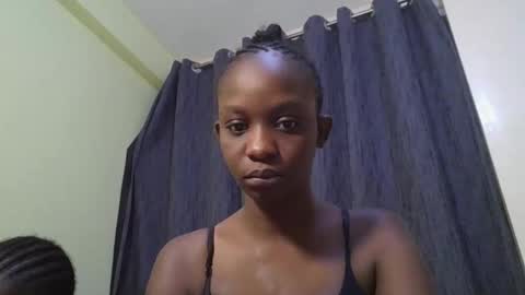 Snapshot of empress_emma chatting on April 2026 09:40:02 AM empress_emma online show from April 2026 09:40:02 AM