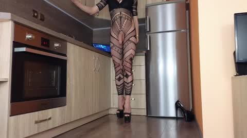 Empress Sara  online show from February 2025 02:16:02 PM