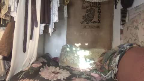 Snapshot of empressmeplease chatting on May 2026 12:15:01 PM empressmeplease online show from May 2026 12:15:01 PM