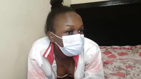 Snapshot of empressvee24 chatting on November 2025 04:02:02 AM vee online show from November 2025 04:02:02 AM