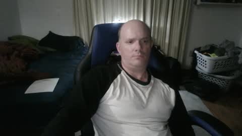 Snapshot of emsguy1 chatting on October 2025 03:59:02 AM Matt online show from October 2025 03:59:02 AM