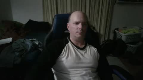 Snapshot of emsguy1 chatting on October 2025 04:20:02 AM Matt online show from October 2025 04:20:02 AM