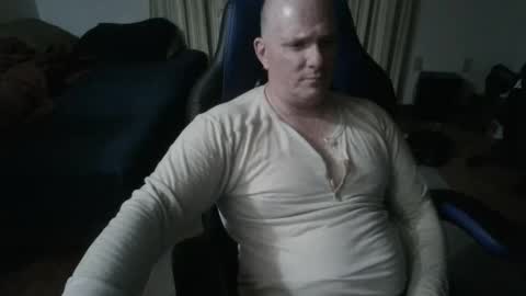 Snapshot of emsguy1 chatting on April 2026 03:20:01 AM Matt online show from April 2026 03:20:01 AM