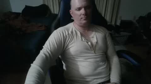Snapshot of emsguy1 chatting on April 2026 04:06:01 AM Matt online show from April 2026 04:06:01 AM