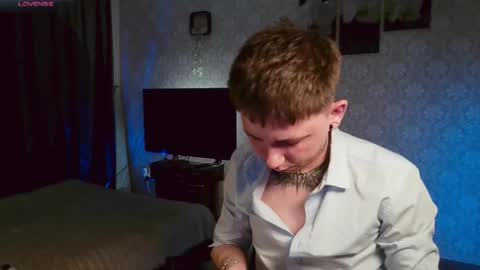 Snapshot of emveeboy96 chatting on May 2026 06:24:01 PM emveeboy96 online show from May 2026 06:24:01 PM