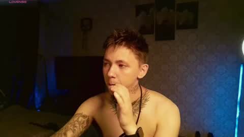Snapshot of emveeboy96 chatting on June 2026 07:16:02 PM emveeboy96 online show from June 2026 07:16:02 PM