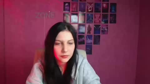 Emma online show from November 2025 06:28:01 PM