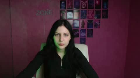 Emma online show from November 2025 06:45:01 PM