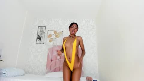 Snapshot of emy_barnert chatting on October 2025 12:41:02 PM Mili online show from October 2025 12:41:02 PM