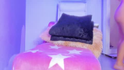 Snapshot of emy_colee chatting on January 2025 02:13:01 PM Emy online show from January 2025 02:13:01 PM