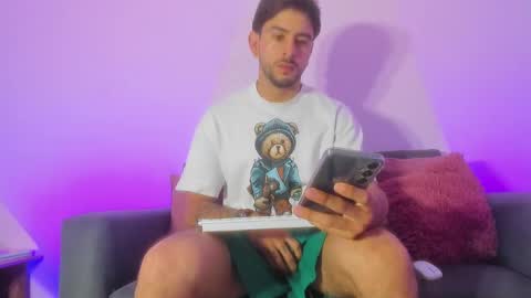 Snapshot of emy_colee chatting on March 2025 12:37:02 PM Emy online show from March 2025 12:37:02 PM