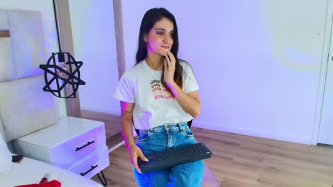 EMY FERRER online show from April 2026 04:34:01 AM