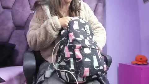 Snapshot of emy_latin chatting on September 2025 11:47:01 AM emy_latin online show from September 2025 11:47:01 AM