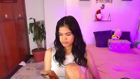 Snapshot of emycarver09 chatting on December 2025 11:48:01 AM emycarver09 online show from December 2025 11:48:01 AM