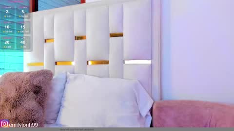 Snapshot of emylyjonhs chatting on January 2025 02:26:01 AM EMYLY  online show from January 2025 02:26:01 AM