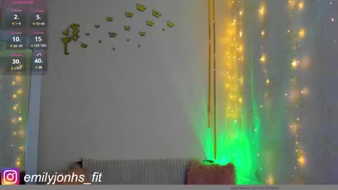 Snapshot of emylyjonhs chatting on February 2025 08:59:02 PM EMYLY  online show from February 2025 08:59:02 PM