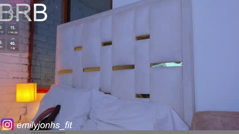 Snapshot of emylyjonhs chatting on February 2025 02:22:02 AM EMYLY  online show from February 2025 02:22:02 AM