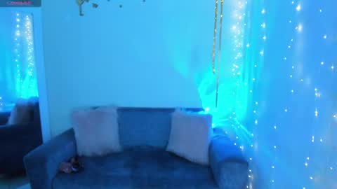 Snapshot of emylyjonhs chatting on March 2025 06:32:01 PM EMYLY  online show from March 2025 06:32:01 PM