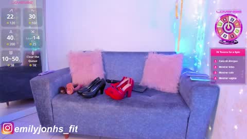 Snapshot of emylyjonhs chatting on March 2025 08:53:01 PM EMYLY  online show from March 2025 08:53:01 PM