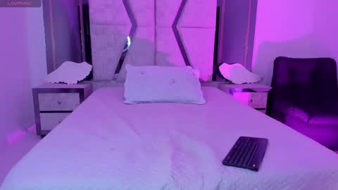 Snapshot of emysilver chatting on February 2025 06:35:02 PM Emy Silver online show from February 2025 06:35:02 PM