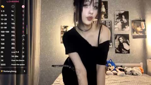 Amelia online show from November 2025 08:30:01 PM