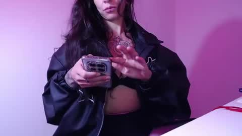 Snapshot of enchantressqueen chatting on July 2026 12:36:02 PM EnchantressQueen online show from July 2026 12:36:02 PM