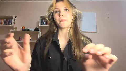 Margot online show from April 2026 06:12:02 PM