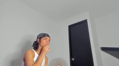 engel20042001 online show from December 2024 10:56:02 PM