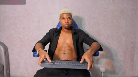 Snapshot of engell_gil chatting on April 2026 09:50:01 PM online show from April 2026 09:50:01 PM