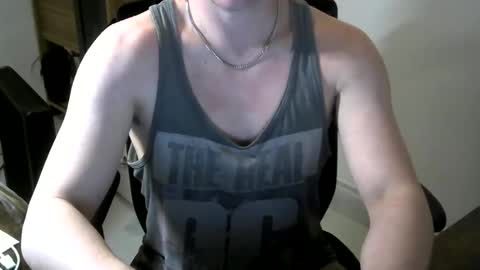 Snapshot of englishboi23 chatting on March 2026 12:17:01 AM English Boy online show from March 2026 12:17:01 AM