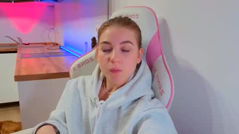 Snapshot of enjoyeverymoment_ chatting on March 2026 07:07:02 PM enjoyeverymoment_ online show from March 2026 07:07:02 PM