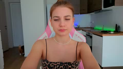 Snapshot of enjoyeverymoment_ chatting on March 2026 09:21:02 AM enjoyeverymoment_ online show from March 2026 09:21:02 AM