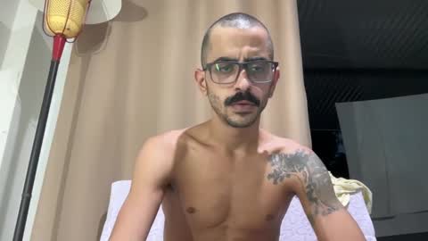 Snapshot of enjoythetrip chatting on February 2025 09:37:02 PM Luke online show from February 2025 09:37:02 PM