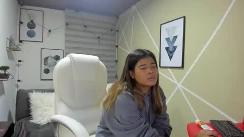 Snapshot of enma_clark chatting on November 2025 03:50:01 AM Enma clark online show from November 2025 03:50:01 AM