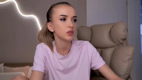 Snapshot of entya chatting on February 2026 09:08:01 AM entya online show from February 2026 09:08:01 AM