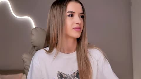 Snapshot of entya chatting on February 2026 07:35:01 AM entya online show from February 2026 07:35:01 AM