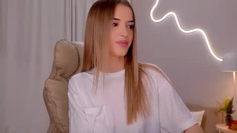 Snapshot of entya chatting on February 2026 08:33:01 AM entya online show from February 2026 08:33:01 AM