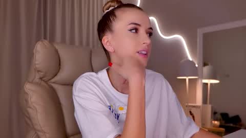 Snapshot of entya chatting on March 2026 06:19:02 AM entya online show from March 2026 06:19:02 AM