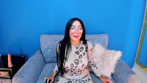Snapshot of enyel_valmina chatting on January 2025 08:25:01 PM Enyel online show from January 2025 08:25:01 PM