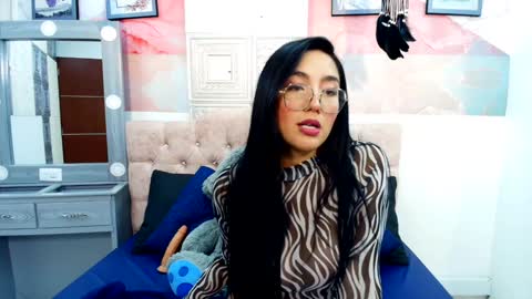 Snapshot of enyel_valmina chatting on February 2025 08:35:02 PM Enyel online show from February 2025 08:35:02 PM