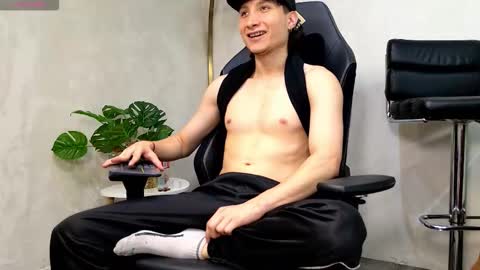 enzo_steel online show from March 2026 02:04:02 AM