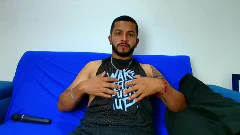 Snapshot of enzo_vitale chatting on April 2026 07:25:01 PM Enzo Vitale online show from April 2026 07:25:01 PM