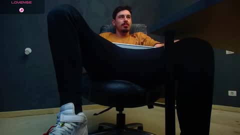 EnzoRace online show from November 2025 06:47:01 AM