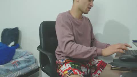 Snapshot of enzoyarack chatting on October 2025 02:09:02 AM enzoyarack online show from October 2025 02:09:02 AM