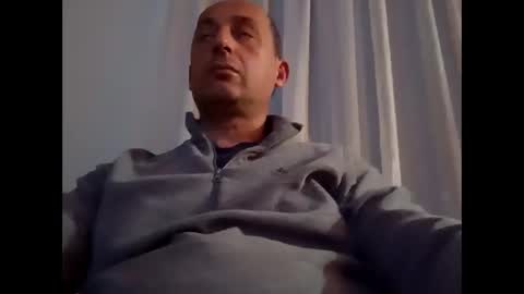 Snapshot of epu17 chatting on October 2025 06:19:02 PM epu17 online show from October 2025 06:19:02 PM